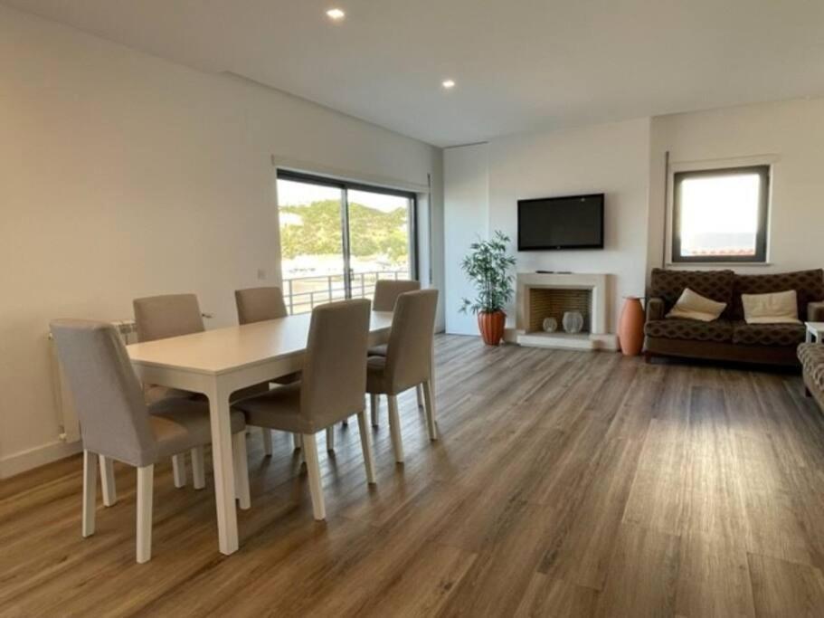Apartamento Em Frente A Praia São Martinho do Porto Exterior foto